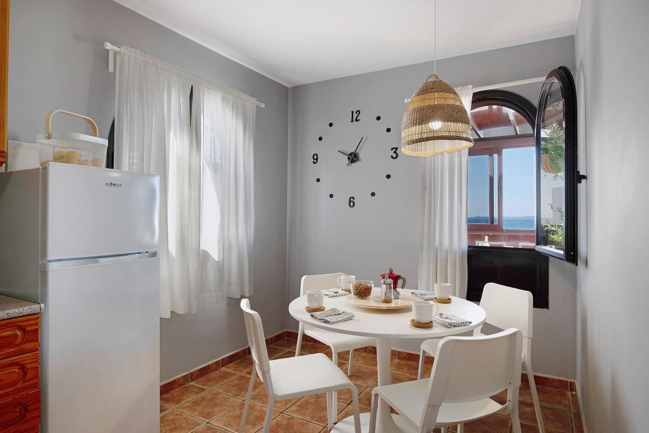 Apartamentos La Estrella III Playa Blanca  Luaran gambar